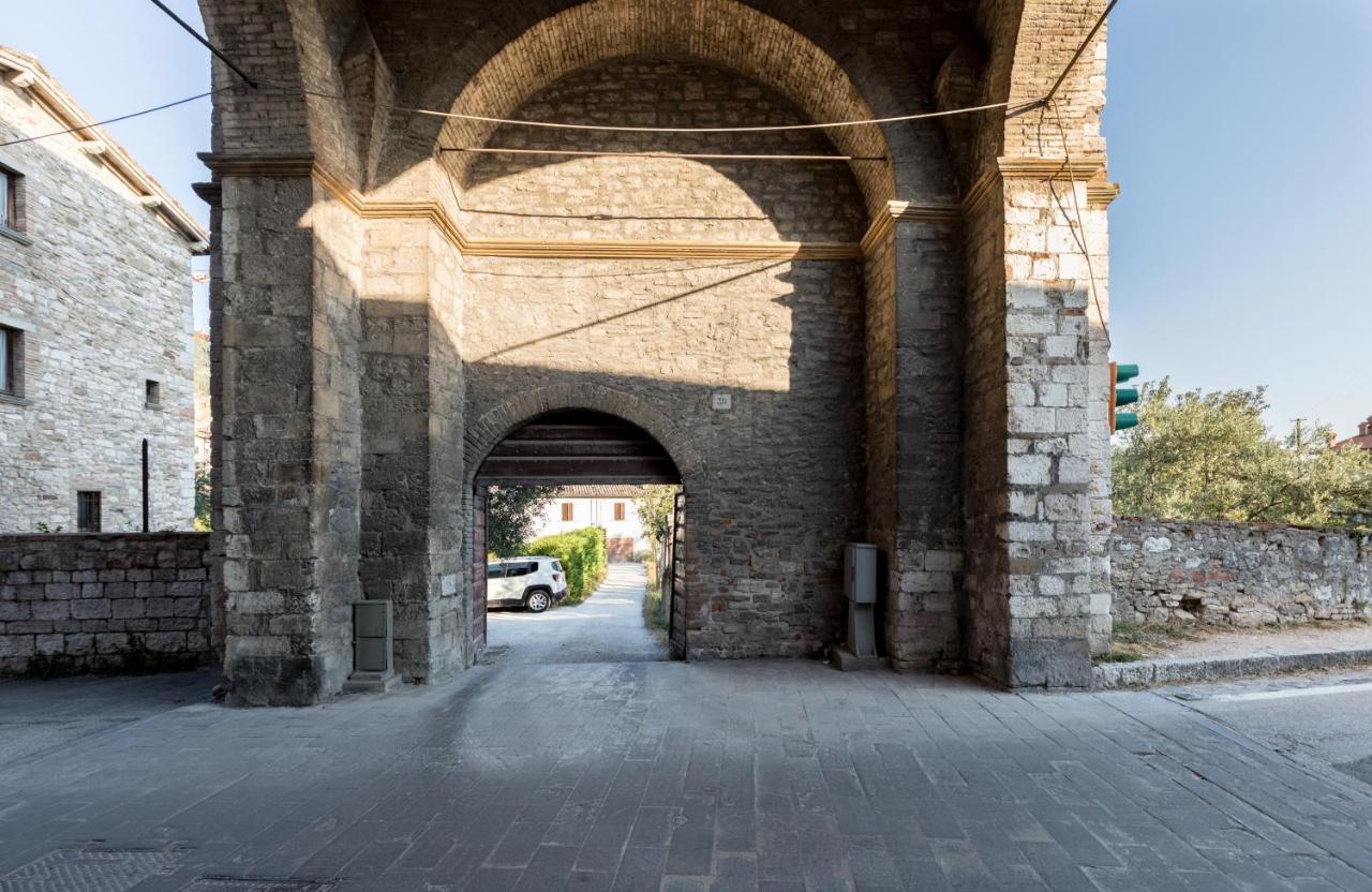 Borgo Santa Lucia Apartment With Private Parking & Garden Gubbio Exterior foto